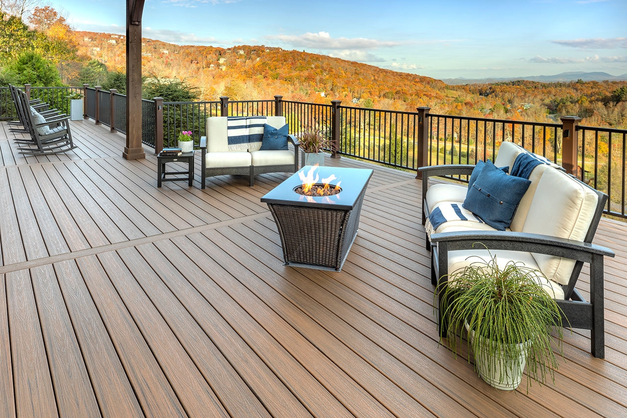 Deck Railing Ideas: Complete Your Outdoor Space